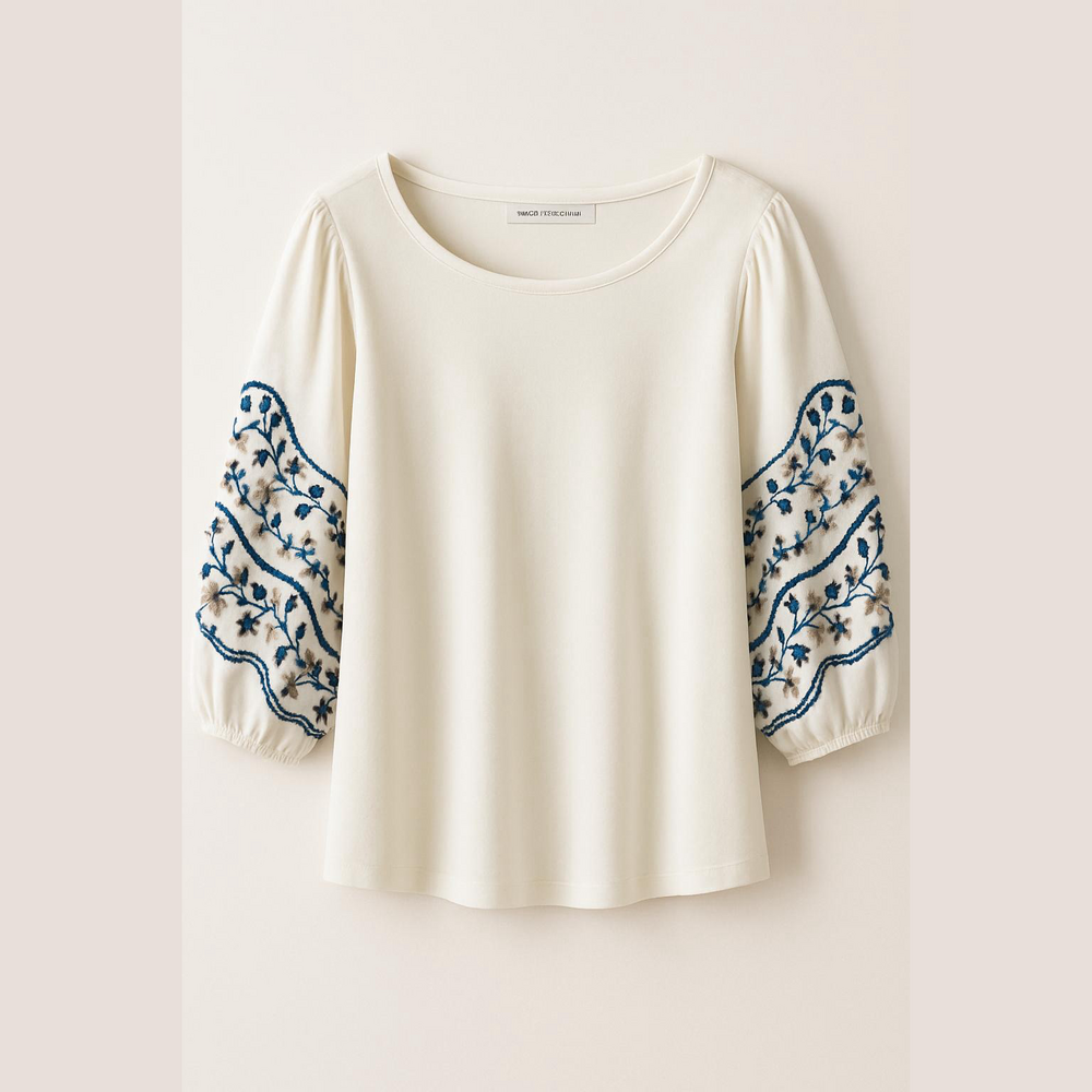 Embroidered White Women's Tee Top from Banana Republic. M